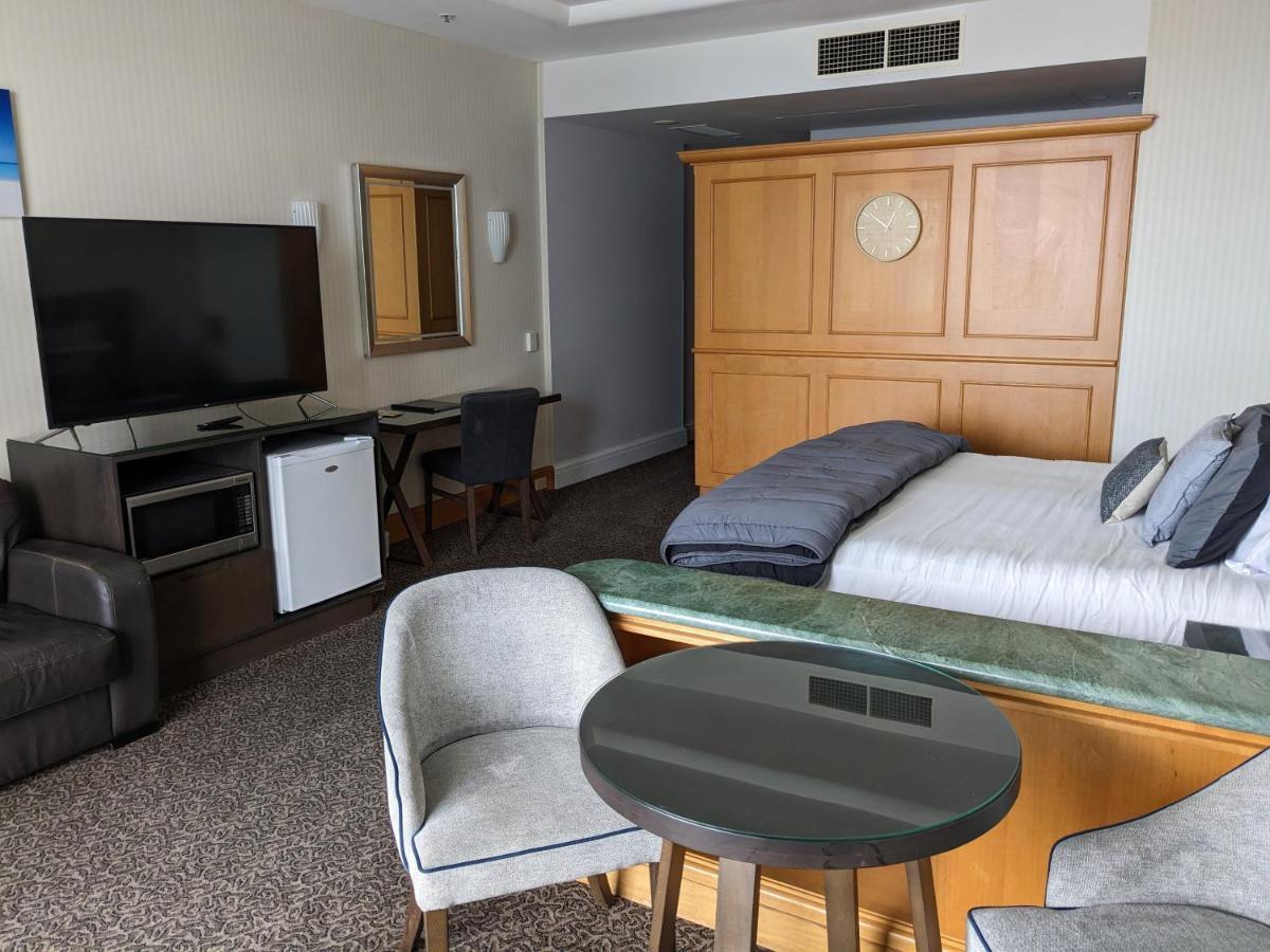 Luxury Ocean View 17th Level Studio Apartment